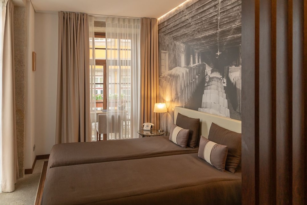 oca ribeira do porto hotel