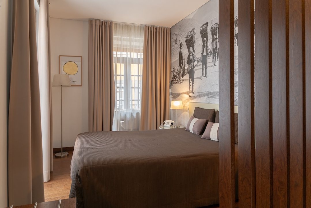 oca ribeira do porto hotel