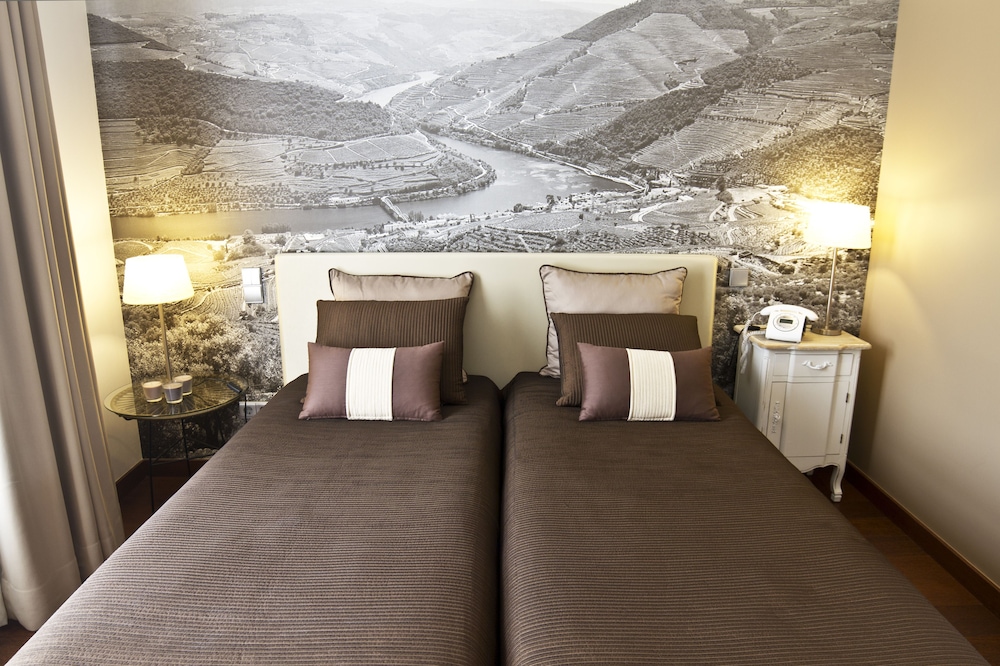 oca ribeira do porto hotel