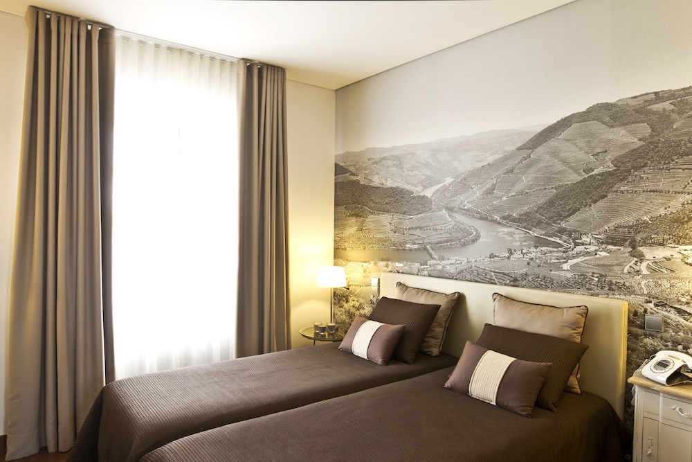 oca ribeira do porto hotel