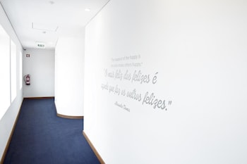 oca ribeira do porto hotel