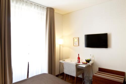 oca ribeira do porto hotel