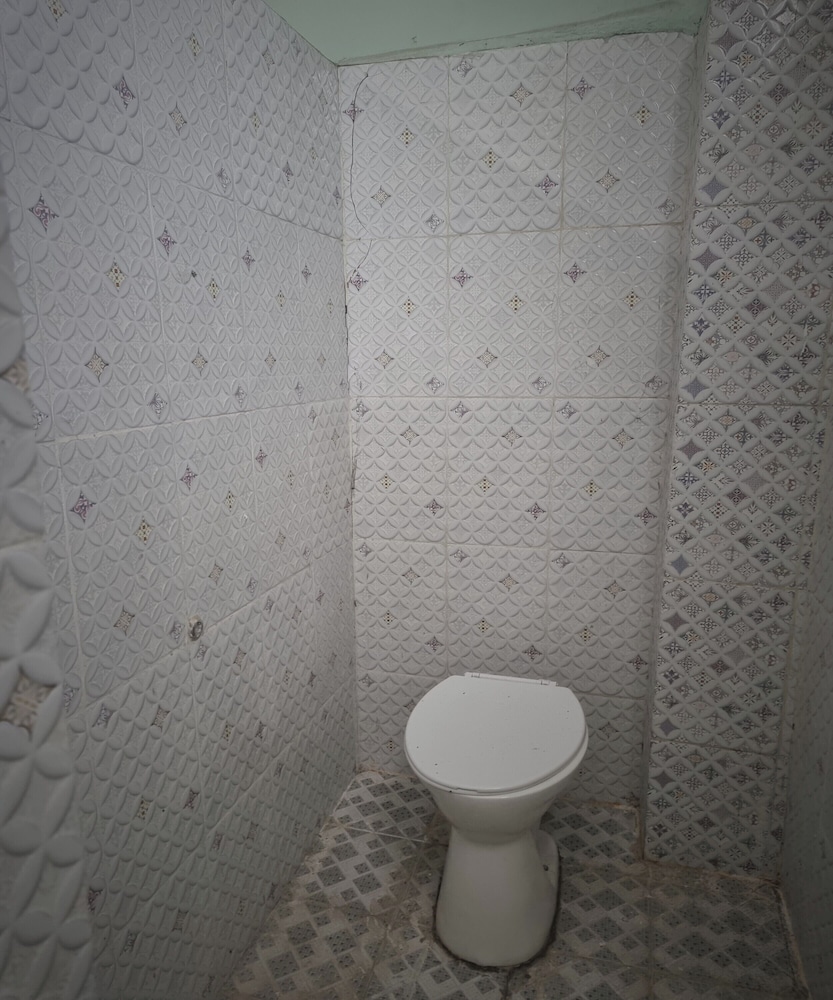 express o 91979 penginapan tondong ta