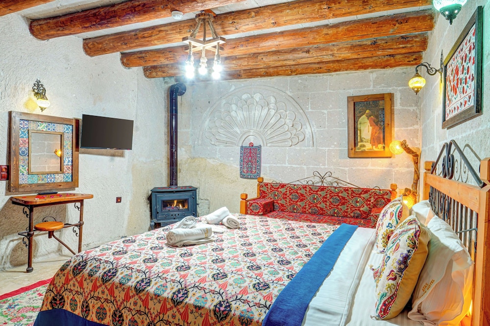 atax cave otel