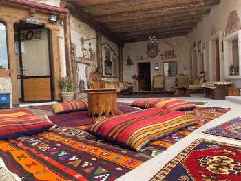 atax cave otel