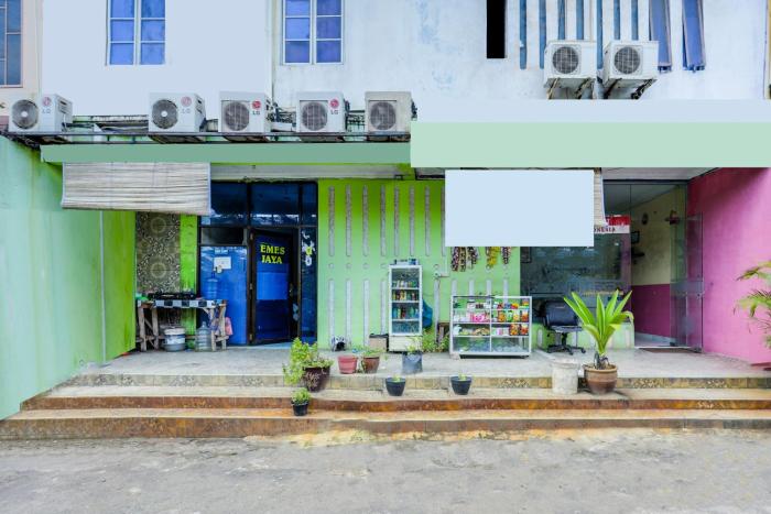 spot on 91879 emes jaya homestay