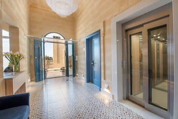 georges boutique living