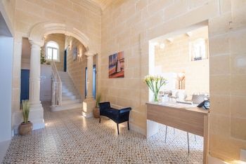 georges boutique living