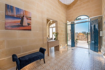 georges boutique living