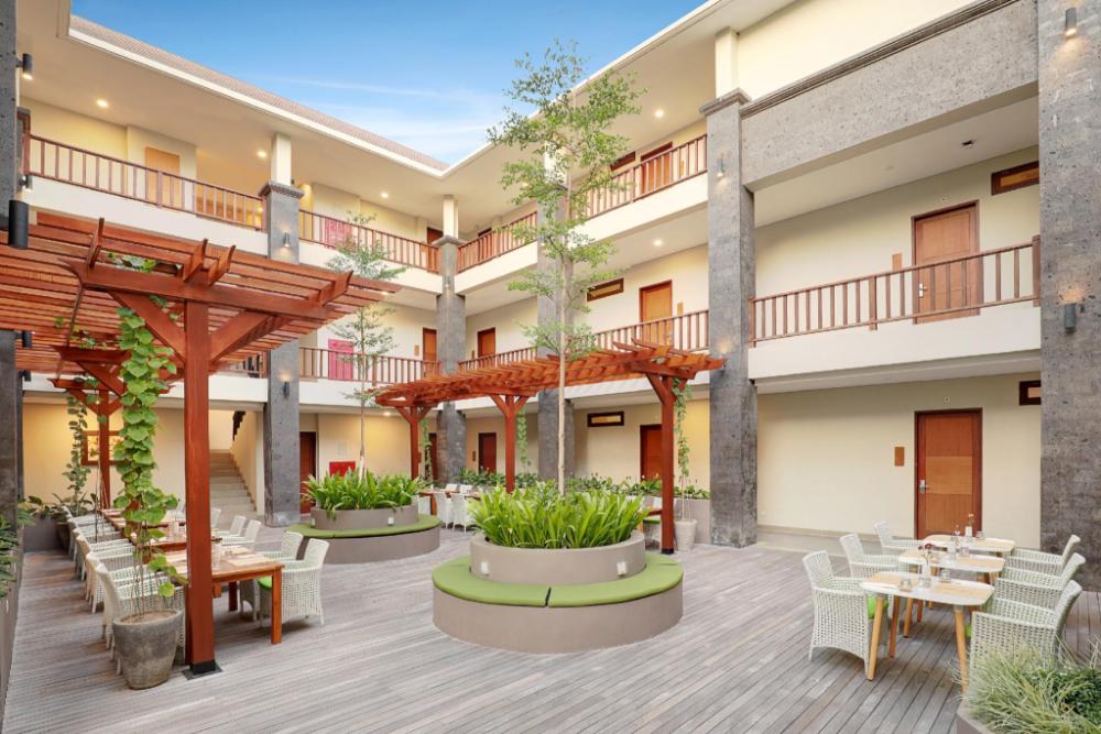 oyo townhouse oak series signature bali