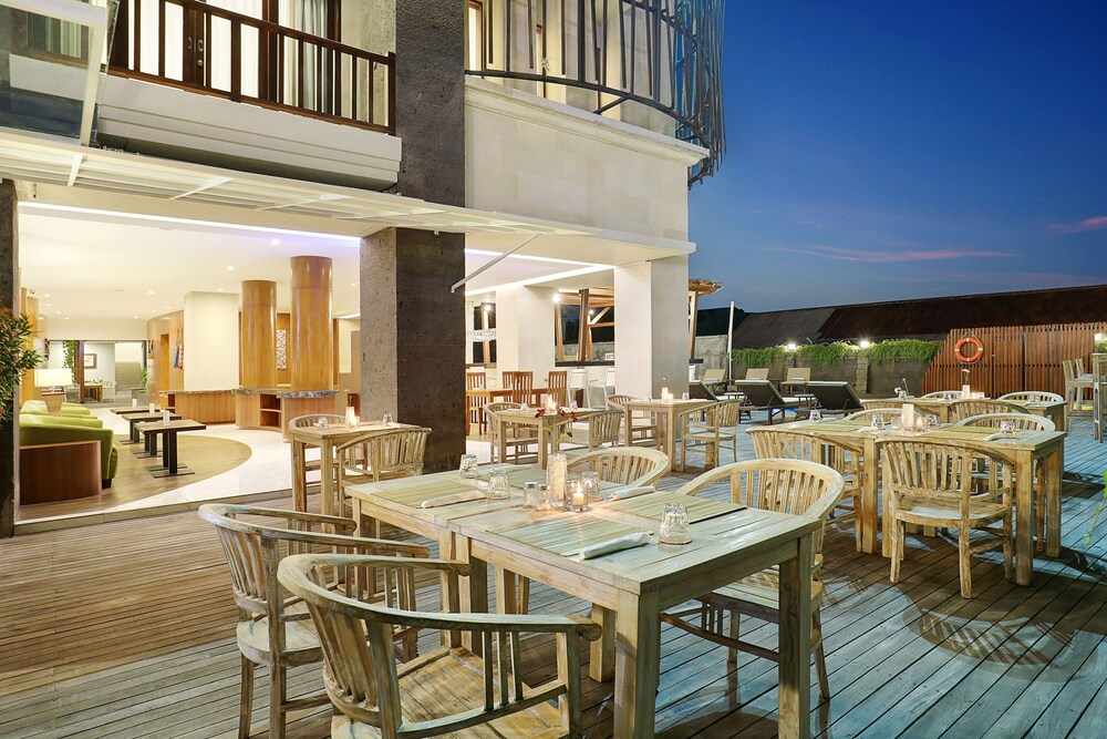 oyo townhouse oak series signature bali