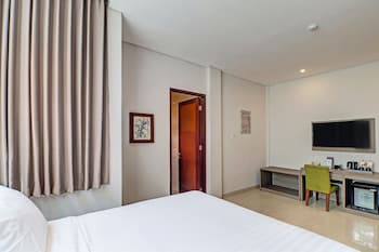 oyo townhouse oak series signature bali