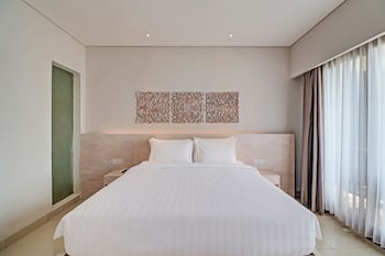 oyo townhouse oak series signature bali