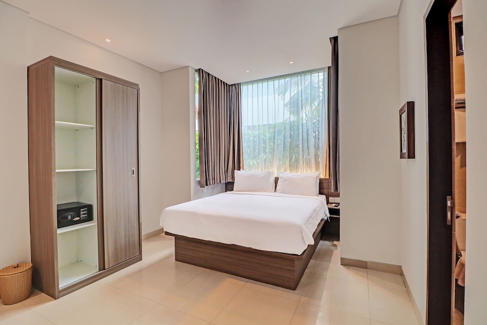 oyo townhouse oak series signature bali