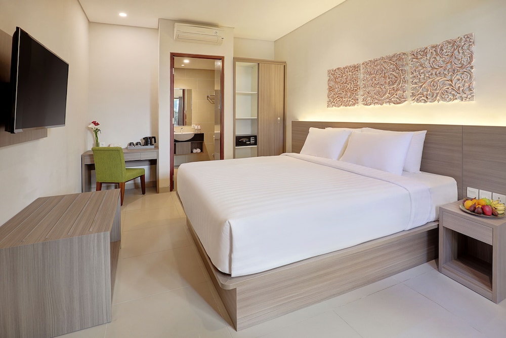oyo townhouse oak series signature bali