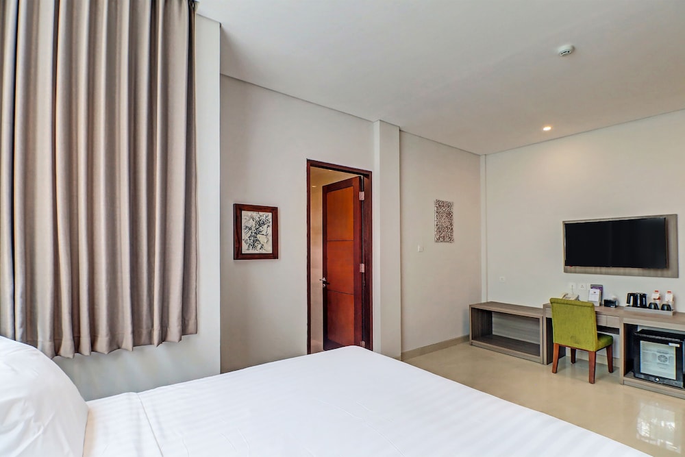 oyo townhouse oak series signature bali