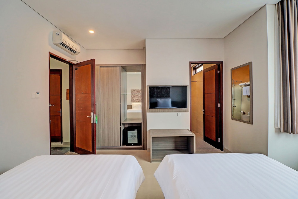 oyo townhouse oak series signature bali