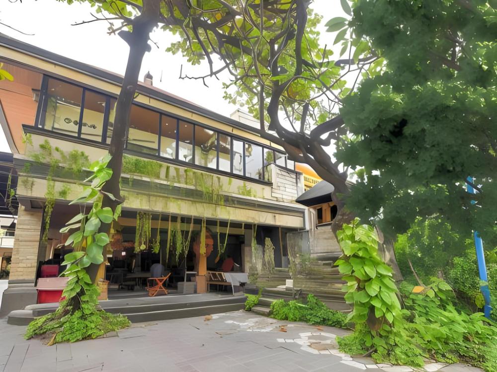 super oyo townhouse oak maxi hotel legian
