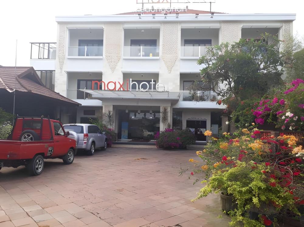 super oyo townhouse oak maxi hotel legian