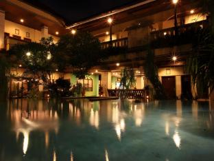 super oyo townhouse oak maxi hotel legian