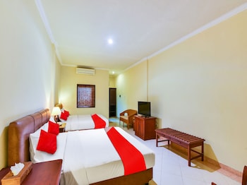 super oyo townhouse oak maxi hotel legian
