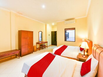 super oyo townhouse oak maxi hotel legian