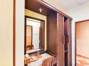 super oyo townhouse oak maxi hotel legian