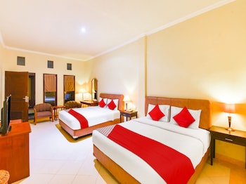 super oyo townhouse oak maxi hotel legian