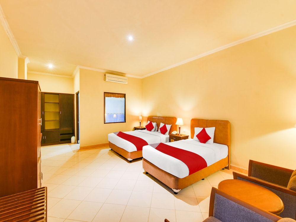 super oyo townhouse oak maxi hotel legian