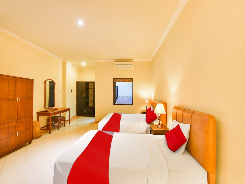 super oyo townhouse oak maxi hotel legian