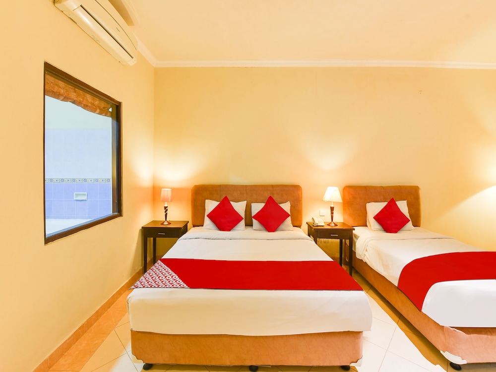 super oyo townhouse oak maxi hotel legian
