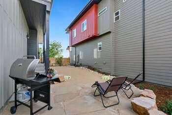 coastal chic home near new belgium and old town fc