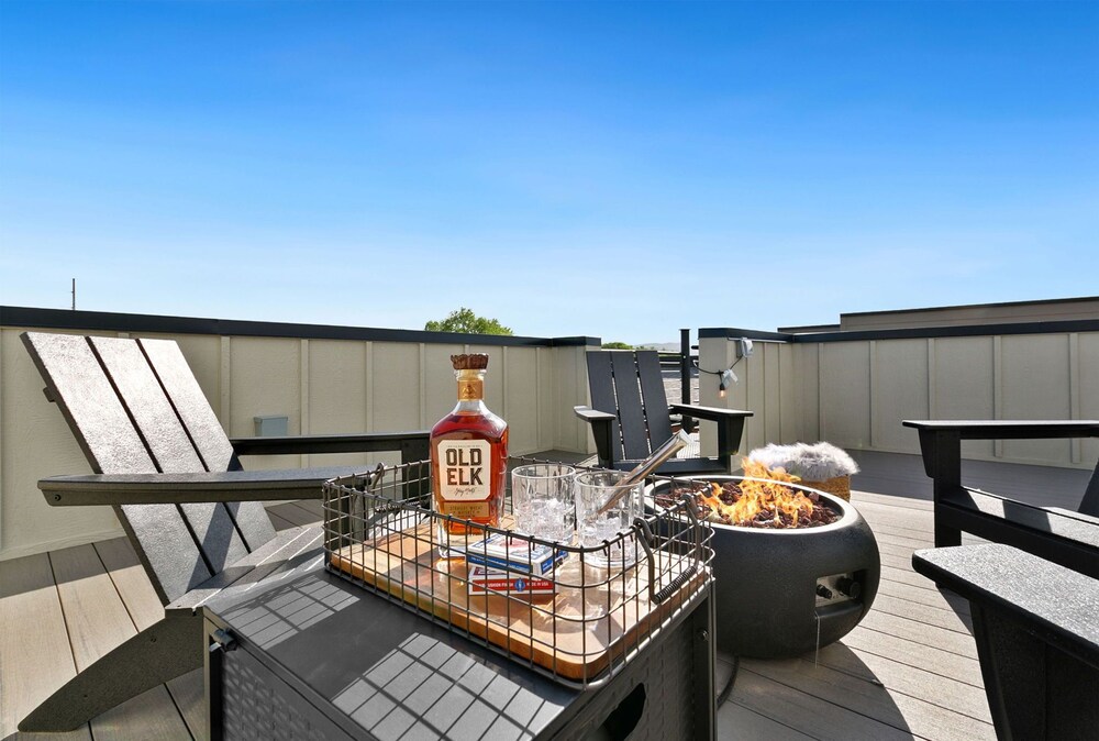 coastal chic home near new belgium and old town fc