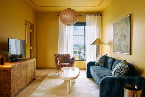hotel genevieve