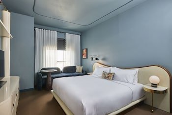 hotel genevieve