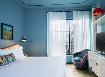 hotel genevieve