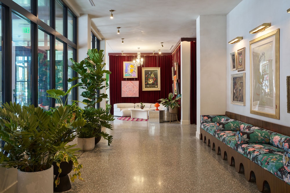 hotel genevieve