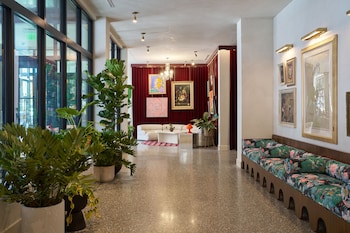 hotel genevieve