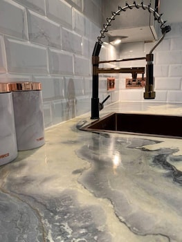 lavish the marble apartment