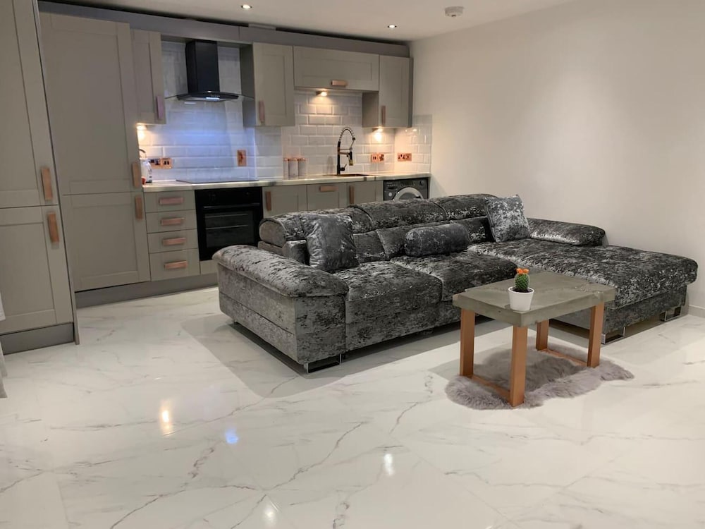 lavish the marble apartment