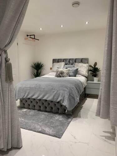 lavish the marble apartment