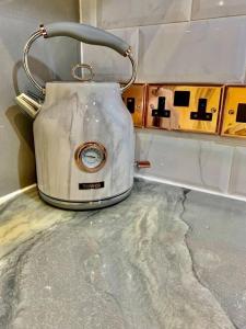 lavish the marble apartment