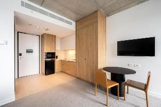 nesuto docklands apartment hotel