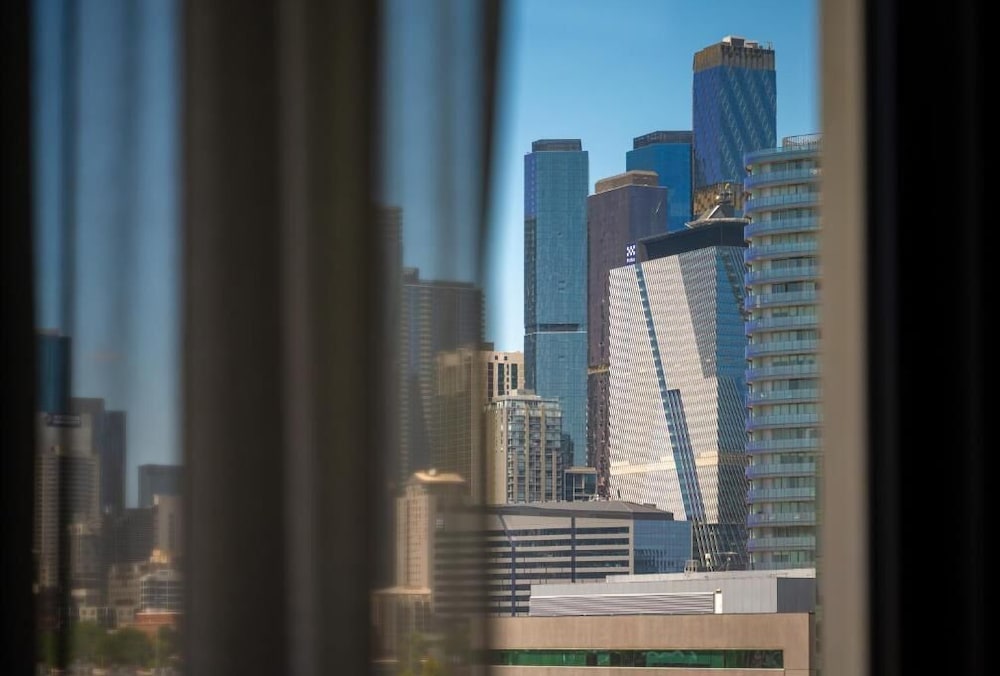 nesuto docklands apartment hotel