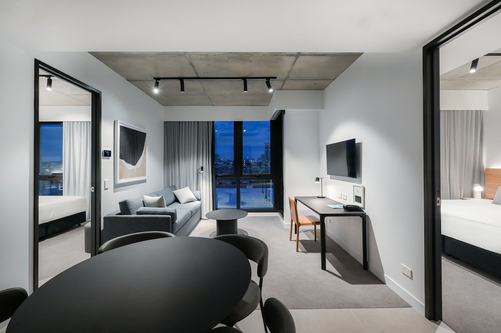 nesuto docklands apartment hotel