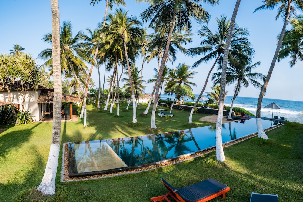 apa villa thalpe