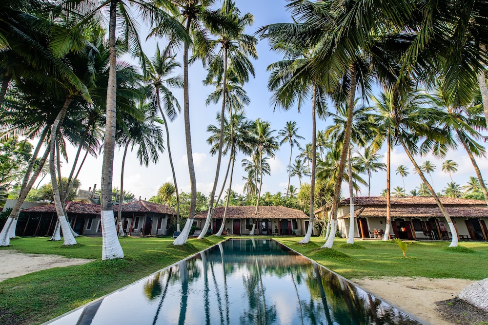 Apa Villa Thalpe,Near Mihiripenna Beach,4 star