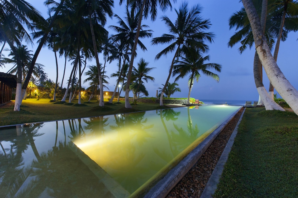 Apa Villa Thalpe,Near Mihiripenna Beach,4 star