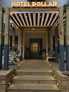 hotel dollar