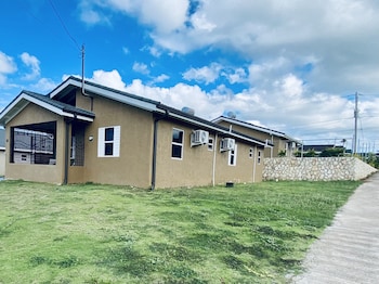 jhadano villa 3br pool shuttle 3 mins to beach